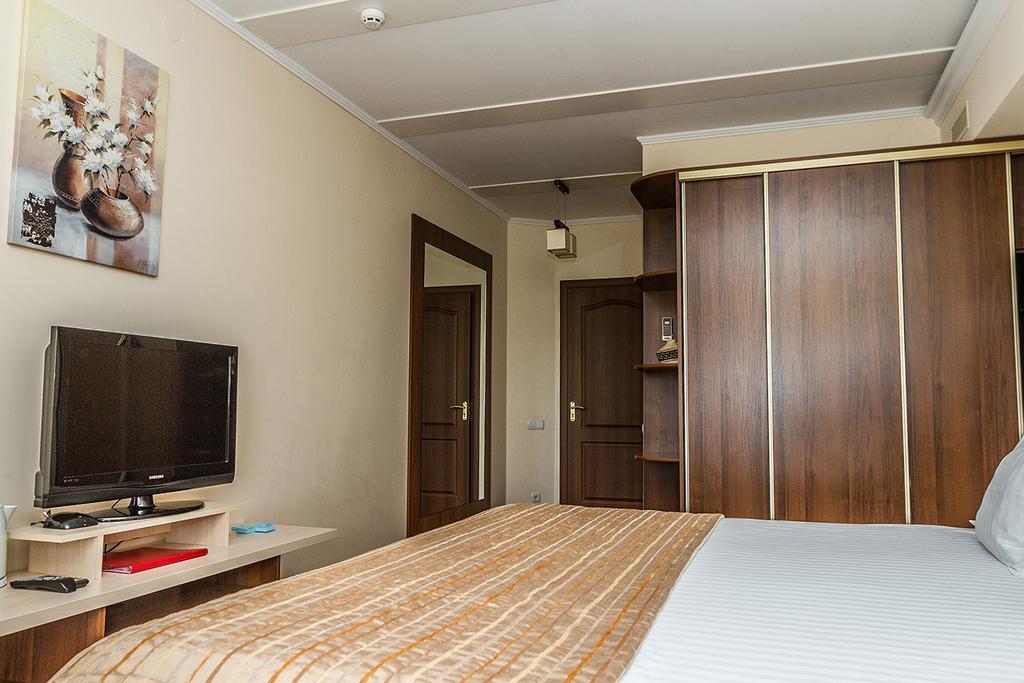 7 Sky Klinicheskaya Street מלון 3*