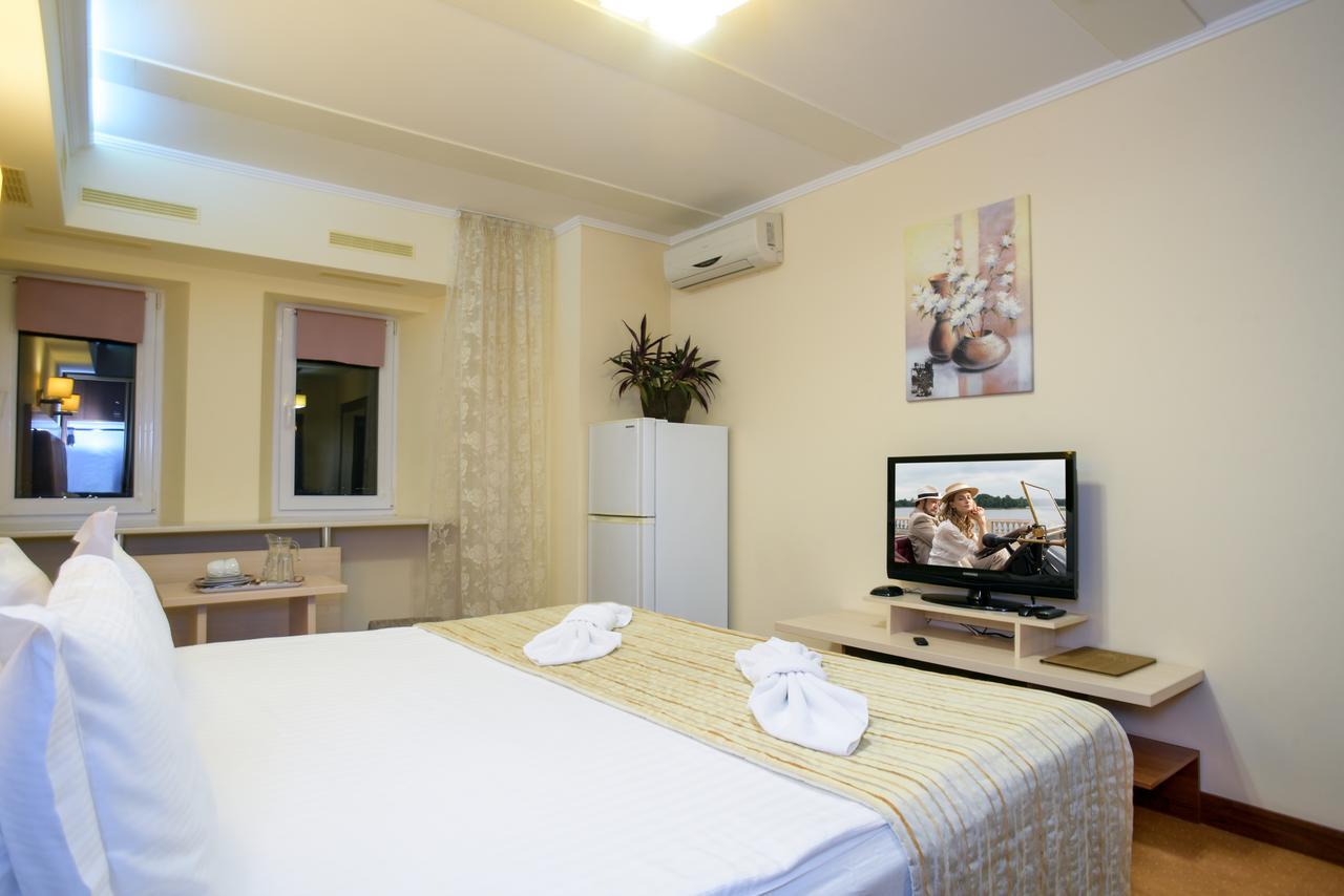 מלון 7 Sky Klinicheskaya Street 3*