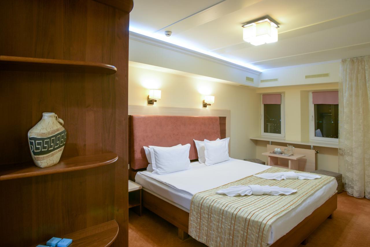 7 Sky Klinicheskaya Street 3*