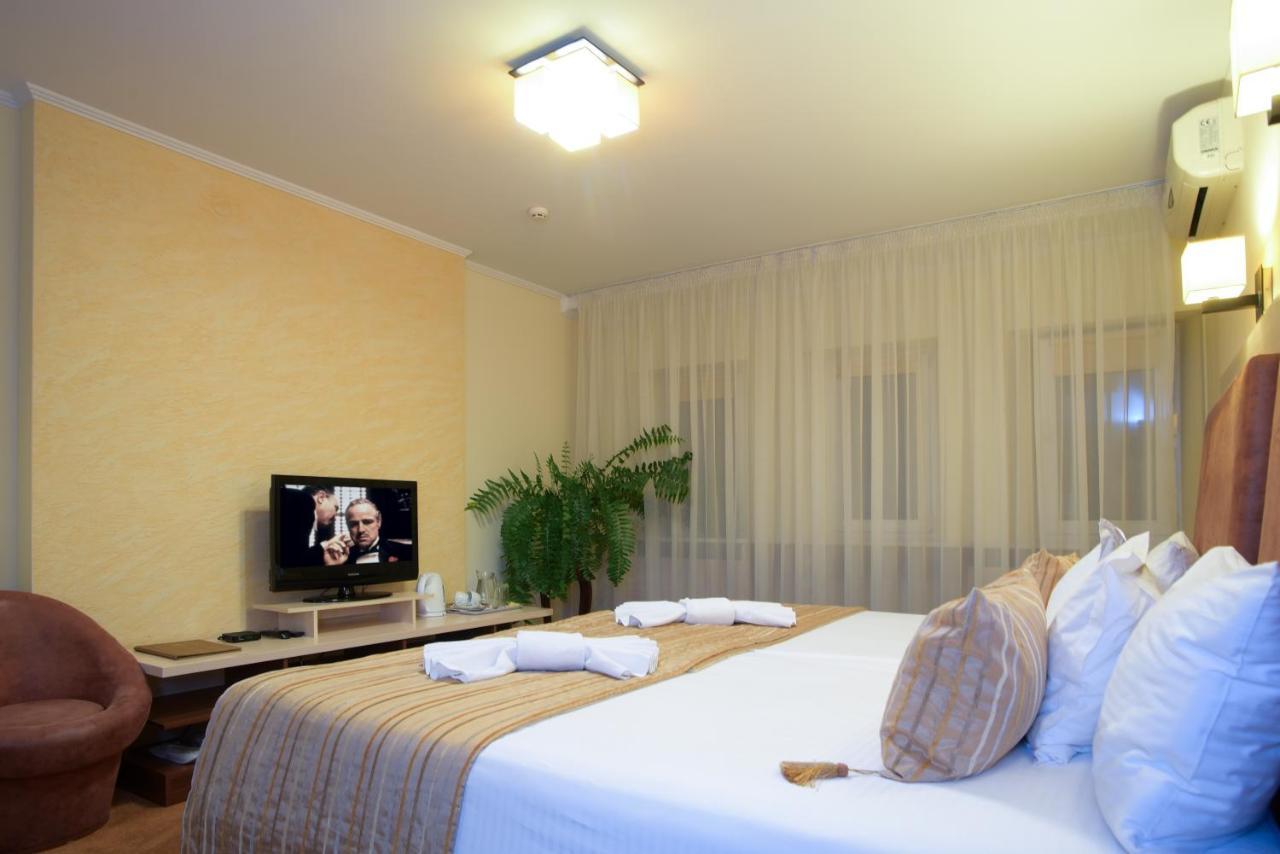 7 Sky Klinicheskaya Street 3*
